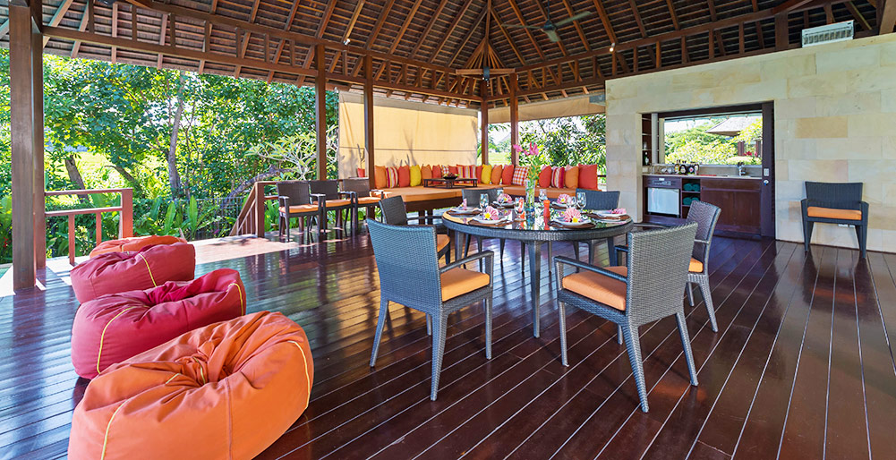Bendega Nui - Open air dining area